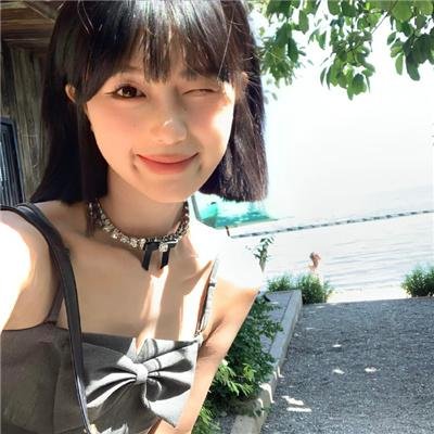 怪笑少女